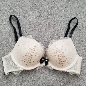 *NEW* Victoria's Secret Push-Up Bra 32B